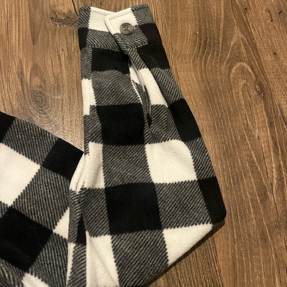 Eddie Bauer Buffalo Plaid Fleece Button-Down – Black & White, Large - Picture 6 of 13